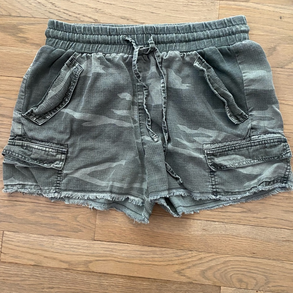 Splendid Camouflage Cargo Shorts Size S Vacation Outdoor